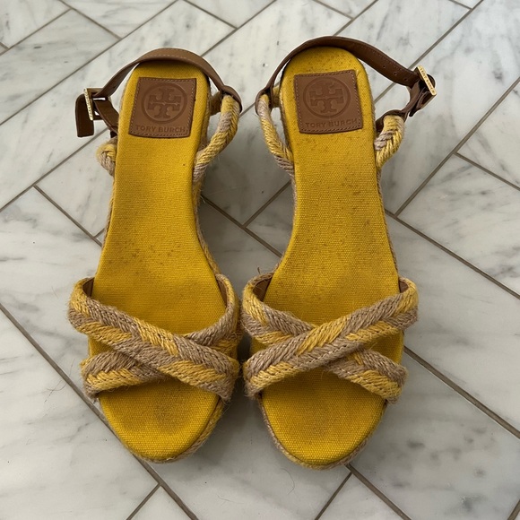 Tory Burch yellow and tan wedge sandals - Picture 4 of 8